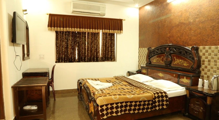Lalit Palace-Room-1